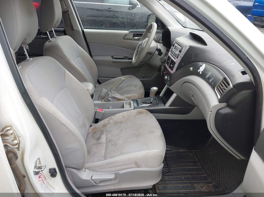 2011 SUBARU FORESTER auction photo 5