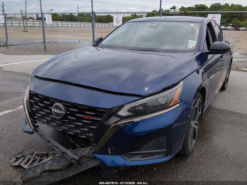2024 Nissan Altima, Right Front, IAAI, VIN 1N4BL4CV3RN300877 — photo 2