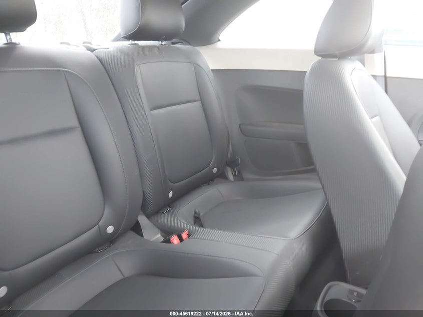 2014 Volkswagen Beetle 1.8T VIN: 3VWJ07ATXEM664992 Lot: 45619222