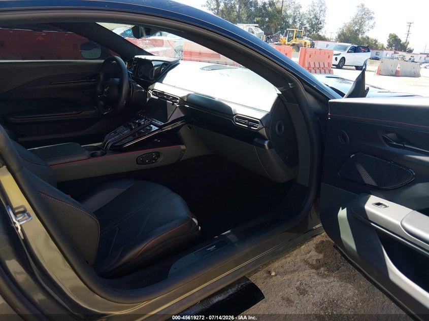 2025 ASTON MARTIN VANTAGE COUPE 4.0L V-8 DI, DOHC, VVT, TURBO, 656HP