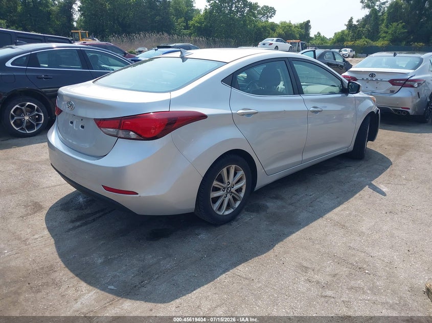 2015 HYUNDAI ELANTRA auction photo 4