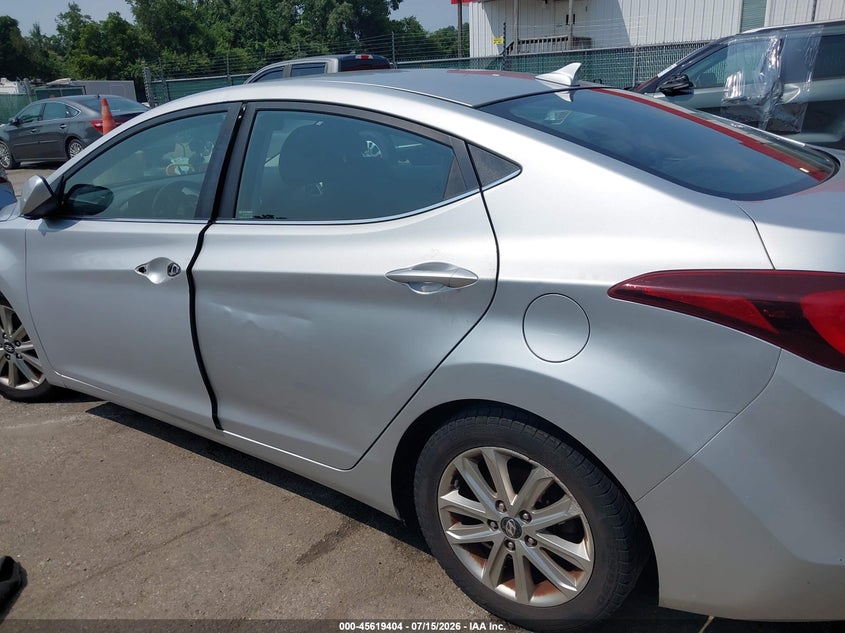 2015 HYUNDAI ELANTRA auction photo 6