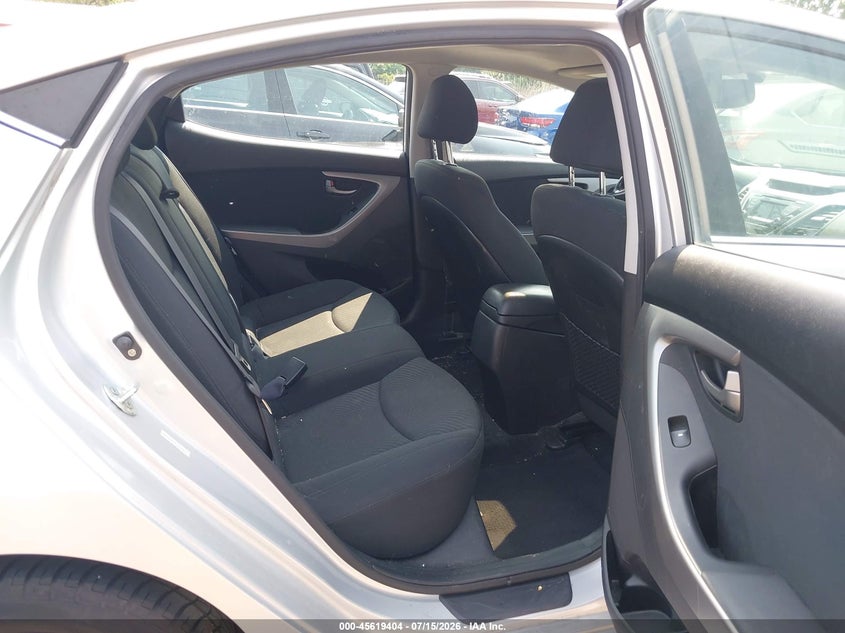 2015 HYUNDAI ELANTRA auction photo 8
