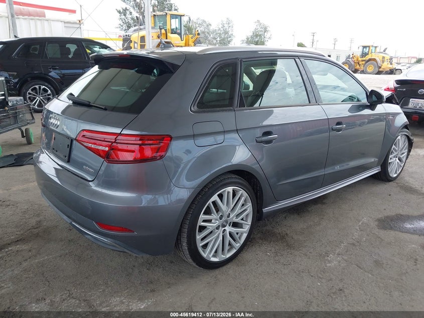 Vin: wauupbff2ja071195, lot: 46117862, audi a3 e-tron 1.4t premium/1.4t tech premium 20184