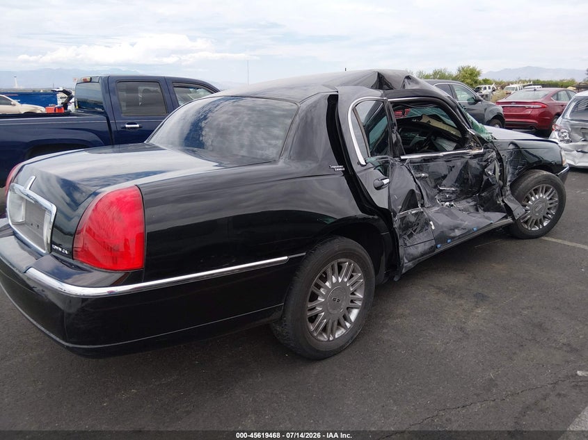 2008 Lincoln Town Car Signature Limited VIN: 2LNHM82W78X650038 Lot: 45619468