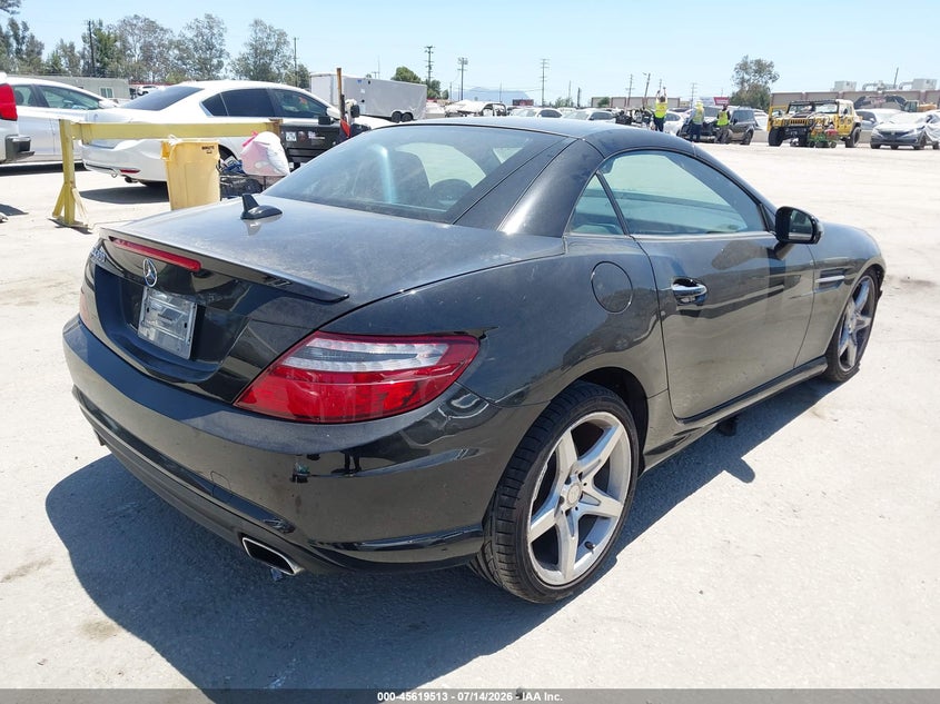 2016 MERCEDES-BENZ SLK 300 auction photo 4