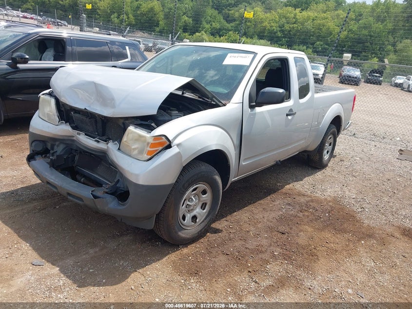 2015 NISSAN FRONTIER auction photo 2