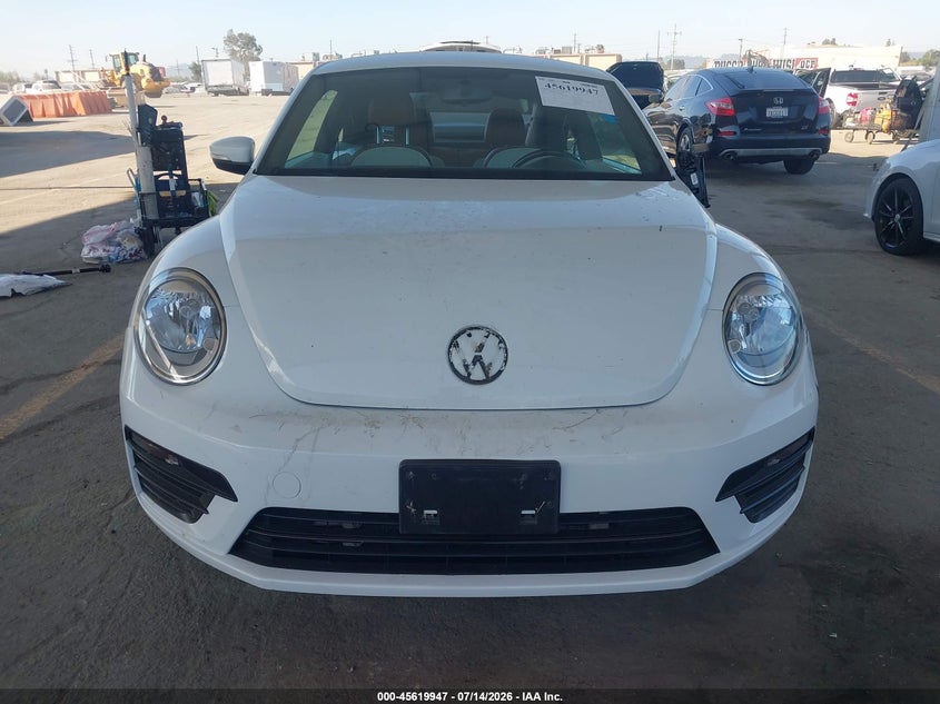 2017 Volkswagen Beetle #Pinkbeetle/1.8T Classic/1.8T S VIN: 3VWF17AT9HM621039 Lot: 45619947