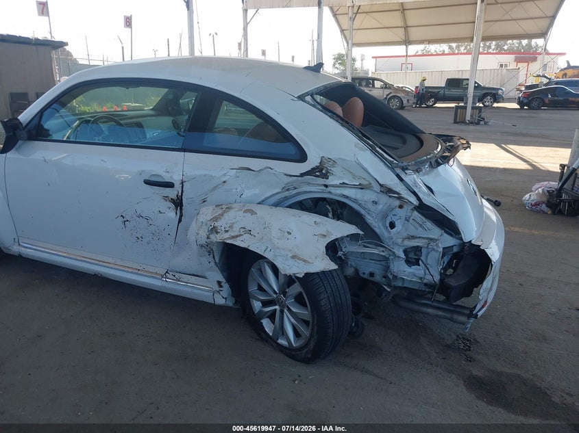2017 VOLKSWAGEN BEETLE auction photo 6