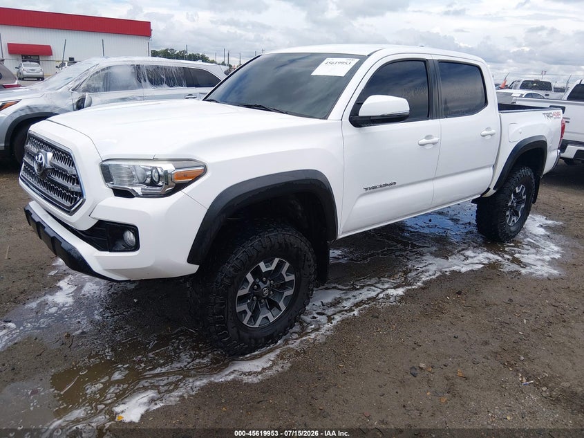 2016 Toyota Tacoma, Перекидання, IAAI, VIN 3TMCZ5AN2GM010868 — фото 2