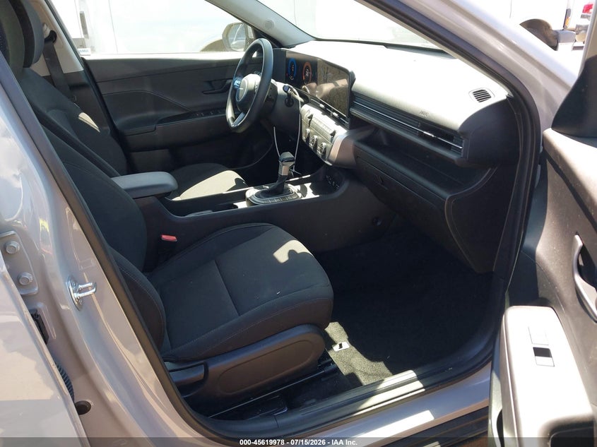 2026 Hyundai Kona Se VIN: KM8HA3AB7TU418145 Lot: 45619978