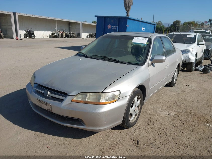 1998 Honda Accord Ex, Right Side, IAAI, VIN 1HGCG6670WA129571 — photo 2
