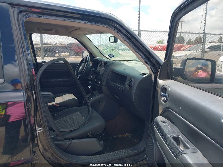 2014 JEEP PATRIOT auction photo 5