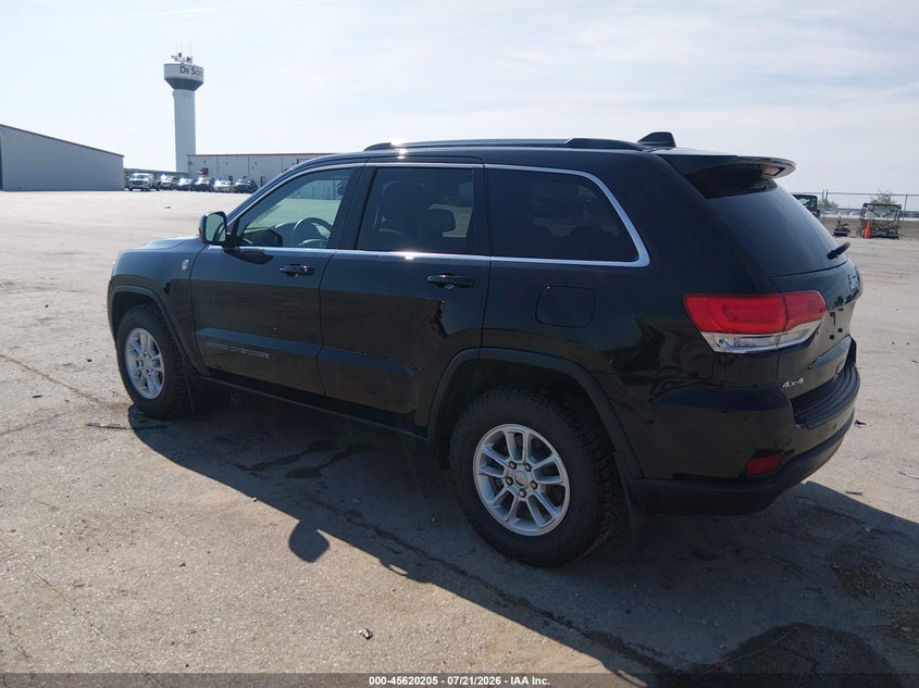 2018 Jeep Grand Cherokee Laredo E 4X4 VIN: 1C4RJFAG5JC328355 Lot: 45620205
