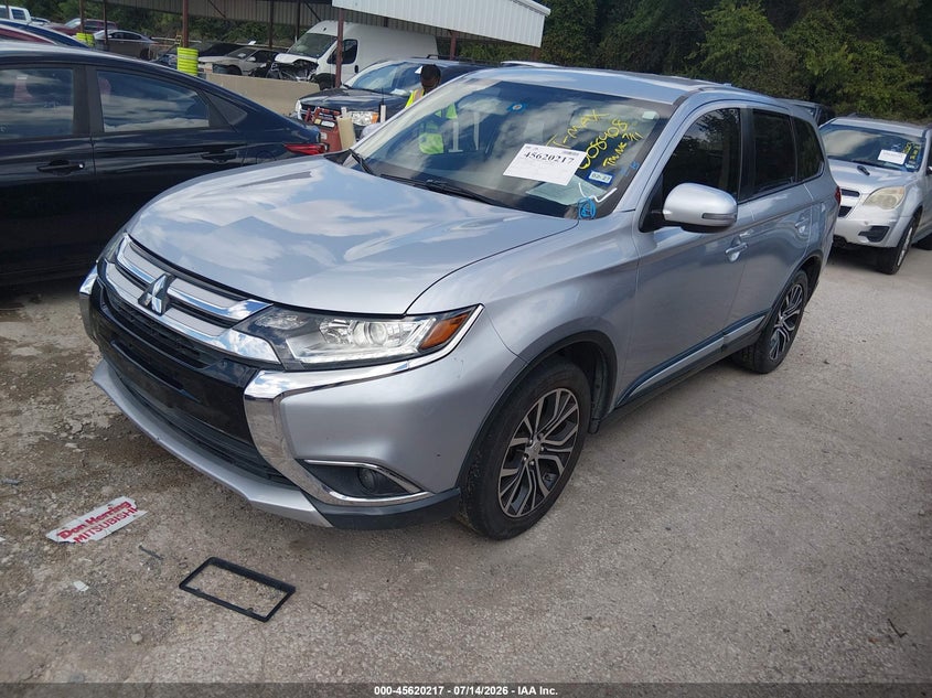 2017 MITSUBISHI OUTLANDER auction photo 2
