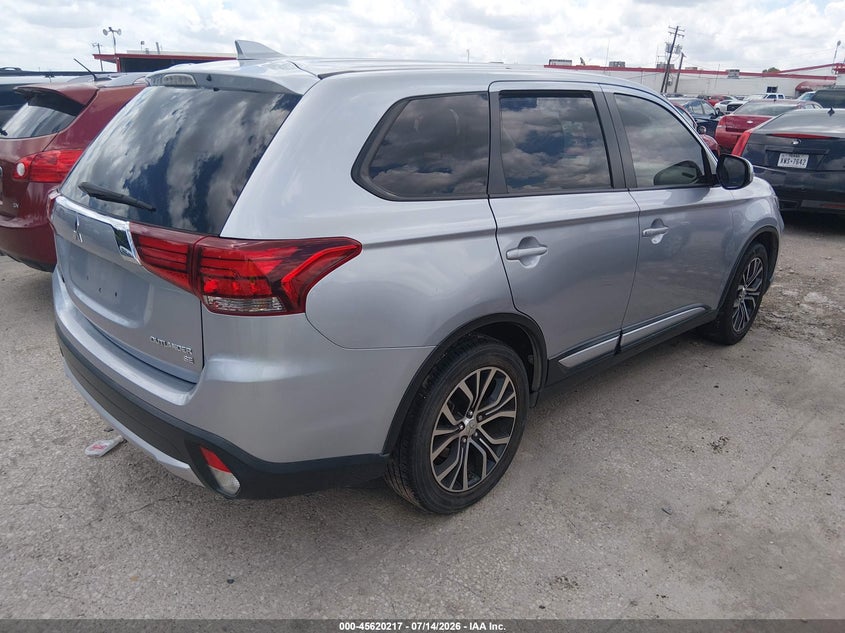 2017 MITSUBISHI OUTLANDER auction photo 4
