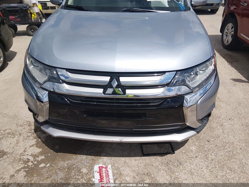 2017 MITSUBISHI OUTLANDER auction photo 6