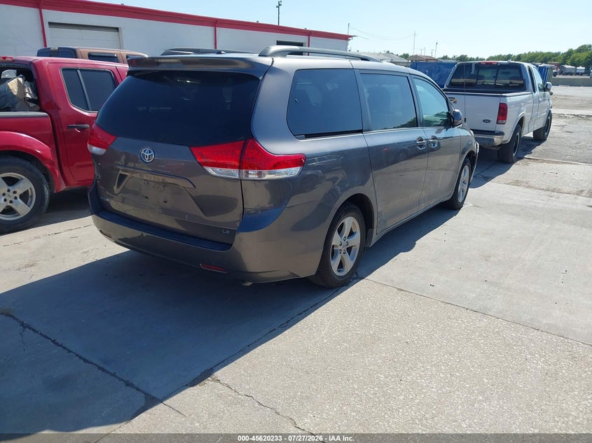 Vin: 5tdkk3dc9bs056091, lot: 46118699, toyota sienna le v6 20114