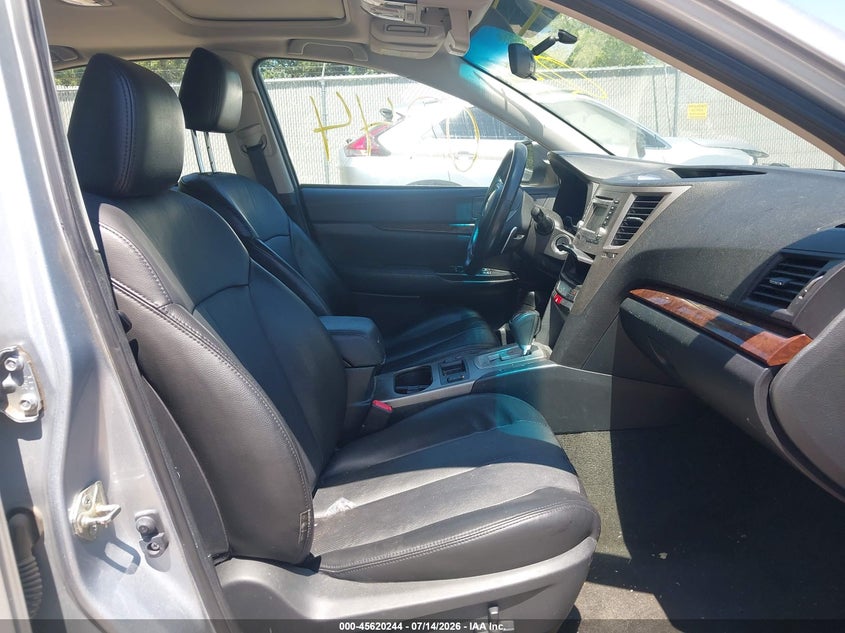 2013 SUBARU LEGACY auction photo 5
