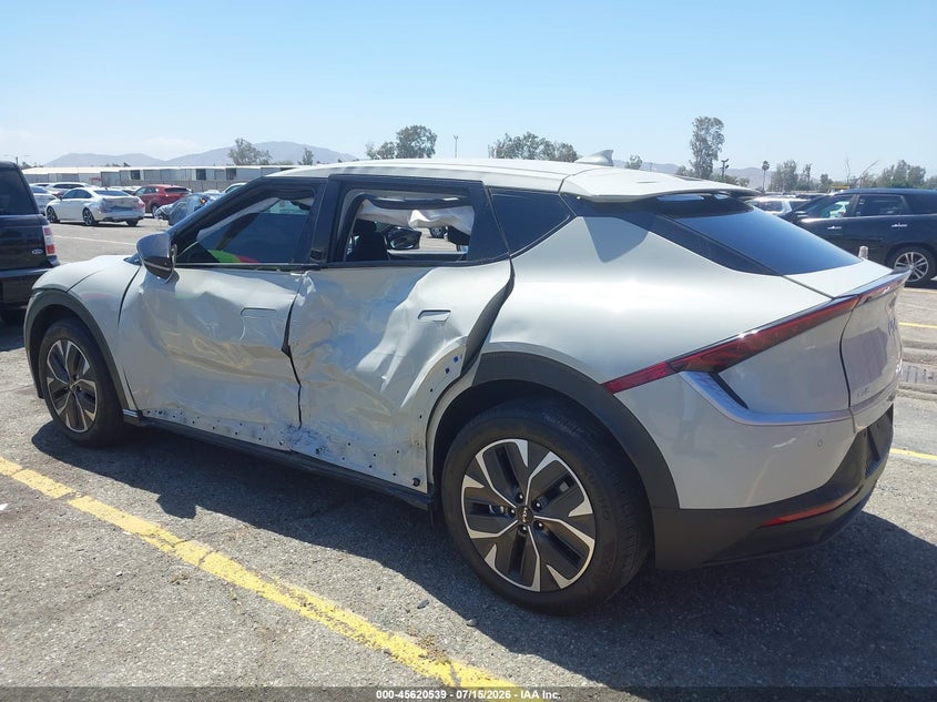 2024 KIA EV6 auction photo 3