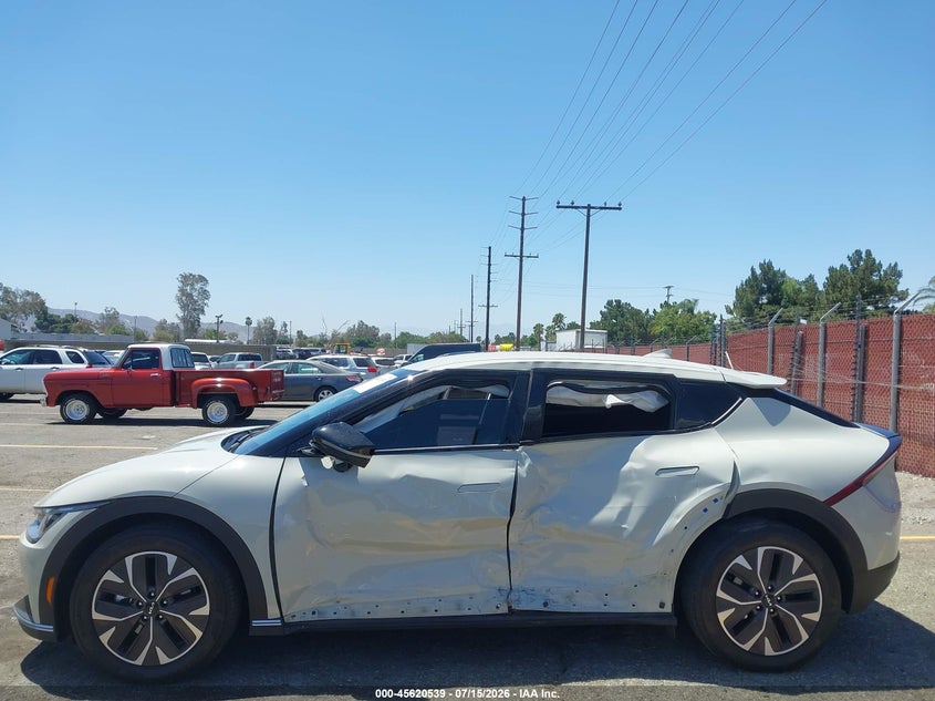 2024 KIA EV6 auction photo 6