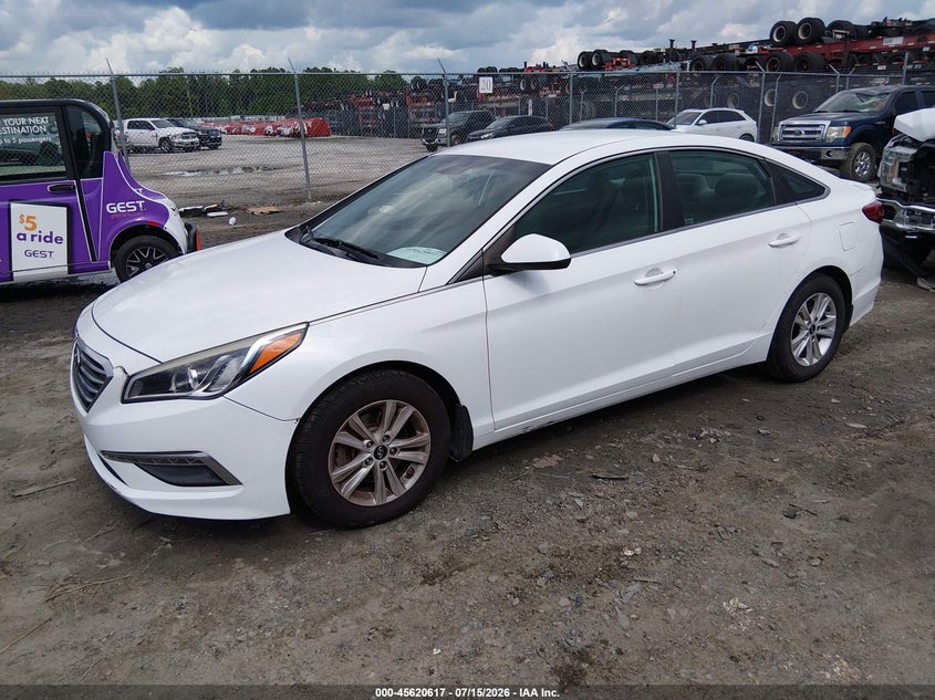 2015 HYUNDAI SONATA auction photo 2