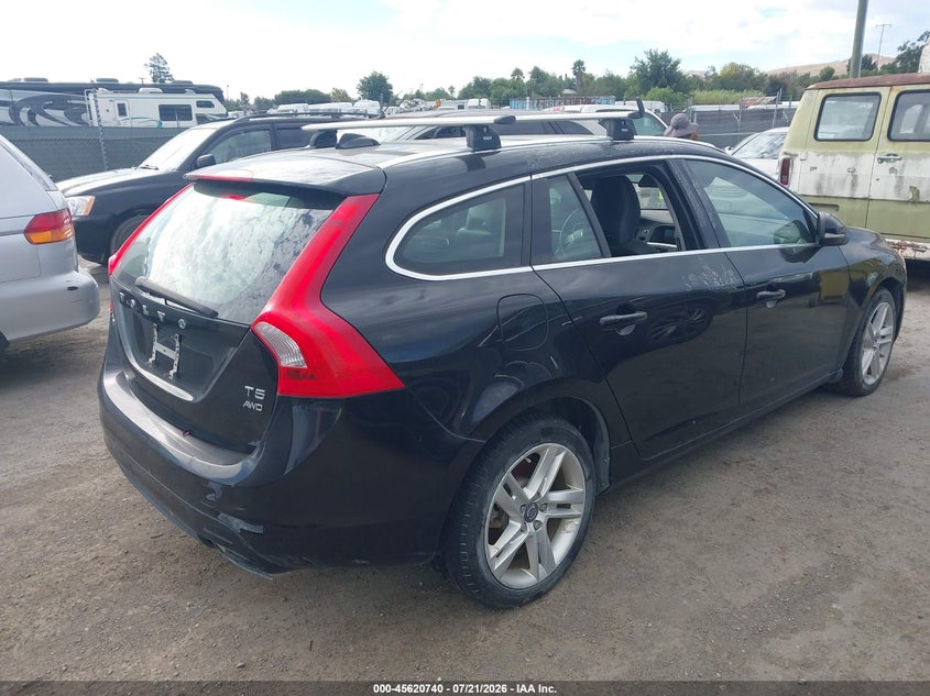 2015 VOLVO V60 auction photo 4