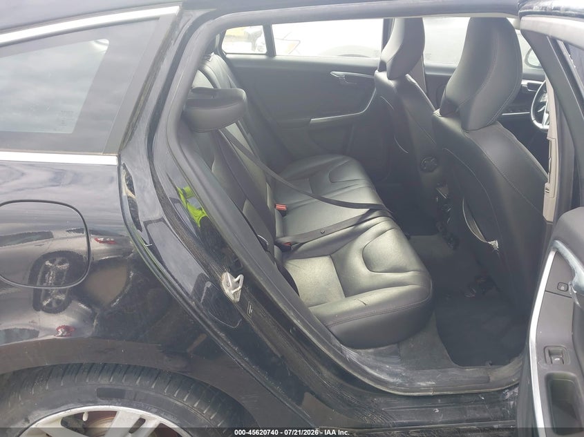 2015 VOLVO V60 auction photo 8