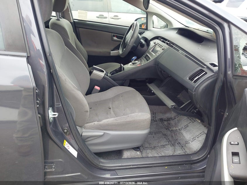 2013 TOYOTA PRIUS auction photo 5