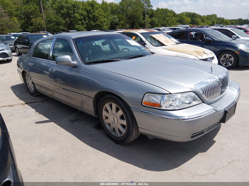 2006 Lincoln Town Car