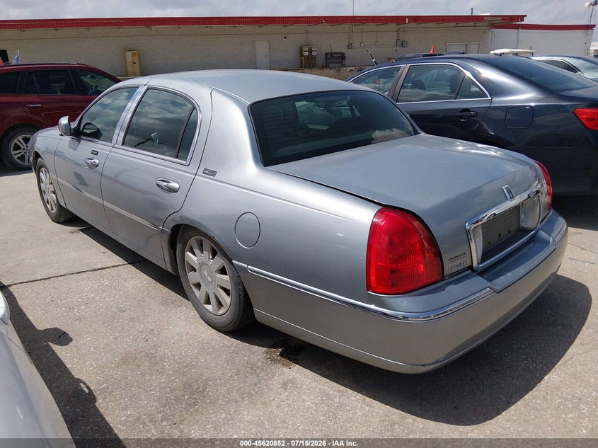 2006 LINCOLN TOWN CAR auction photo 3