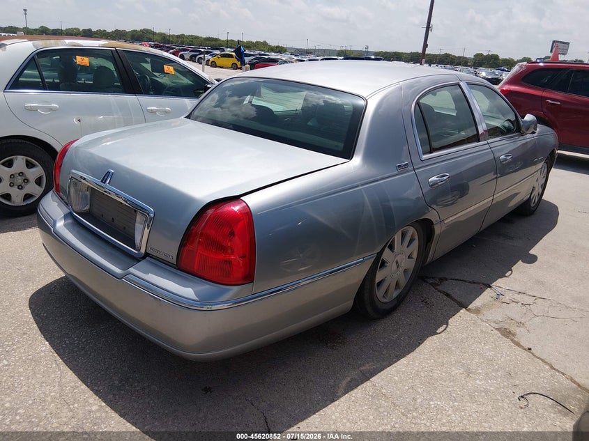 2006 LINCOLN TOWN CAR auction photo 4