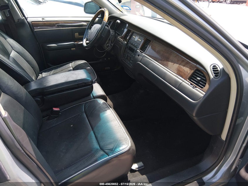 2006 LINCOLN TOWN CAR auction photo 5