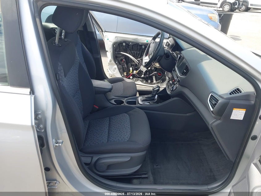 2019 HYUNDAI IONIQ HYBRID auction photo 5