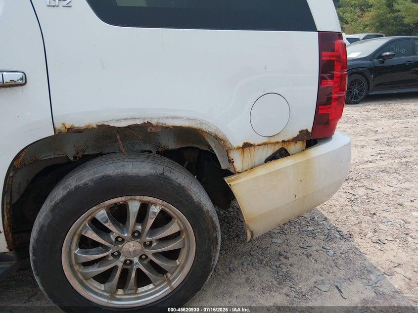 2011 CHEVROLET TAHOE auction photo 6