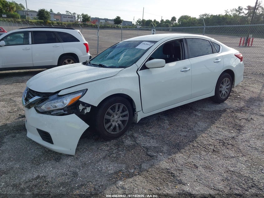 2018 NISSAN ALTIMA auction photo 2