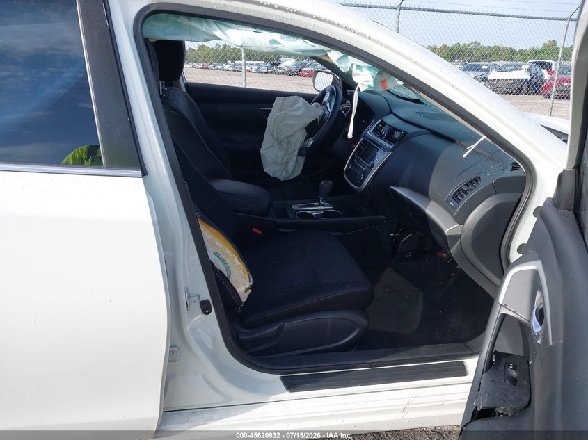 2018 NISSAN ALTIMA auction photo 5