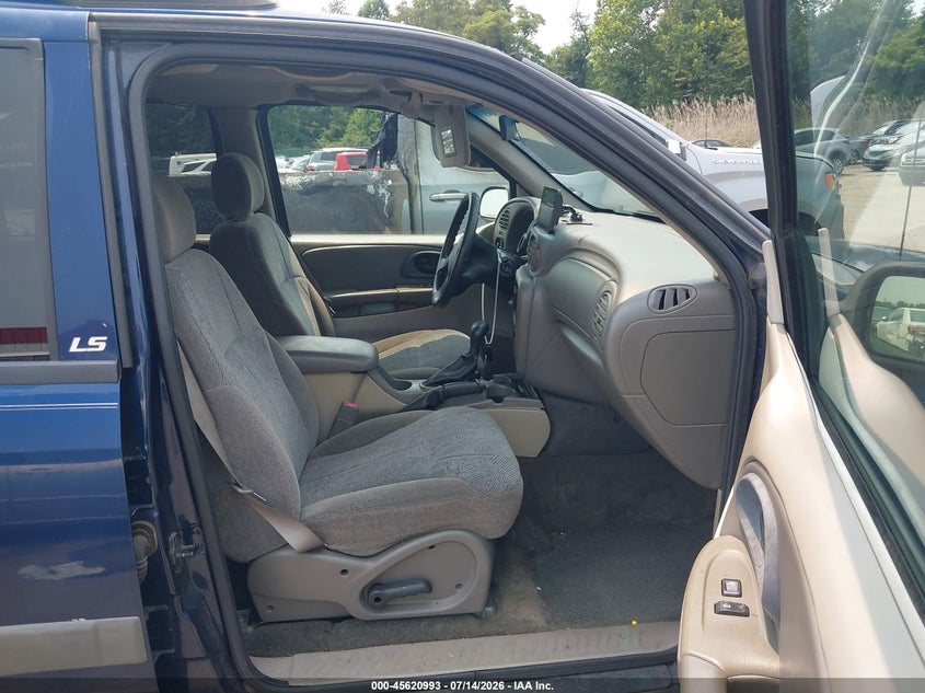 2004 CHEVROLET TRAILBLAZER EXT auction photo 5