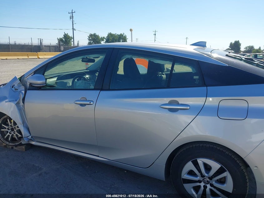 TOYOTA PRIUS - zdjęcie 15
