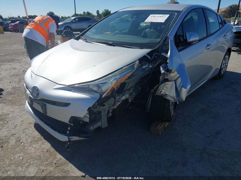 TOYOTA PRIUS - zdjęcie 6