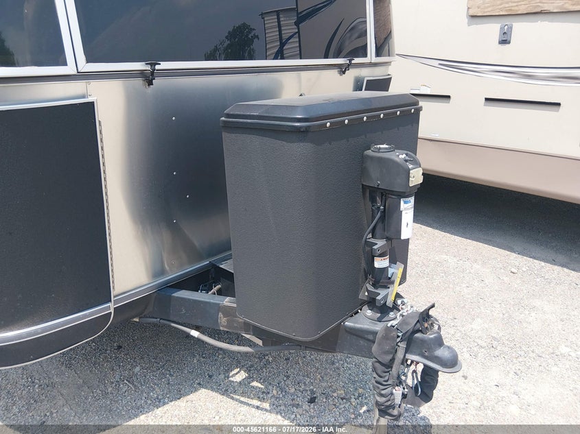 2022 AIRSTREAM 30RB auction photo 7