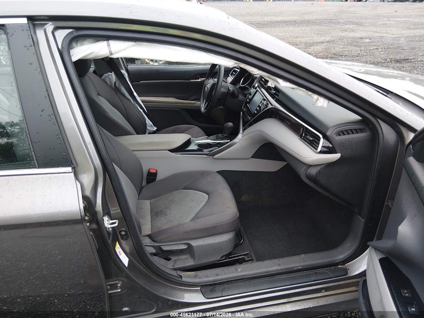 2018 TOYOTA CAMRY auction photo 5