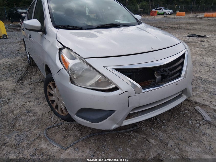 2017 NISSAN VERSA auction photo 6
