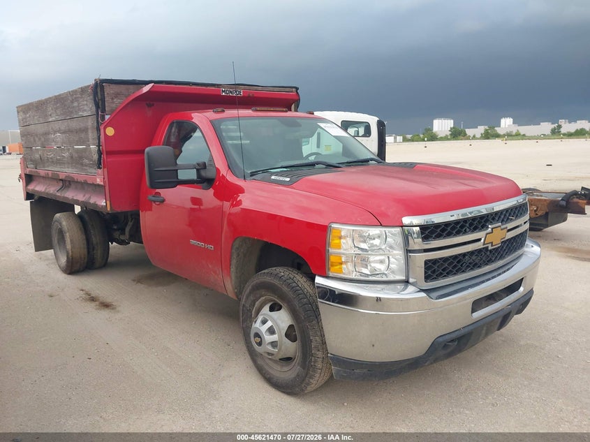 2014 CHEVROLET SILVERADO 3500HD CHASSIS auction photo 1