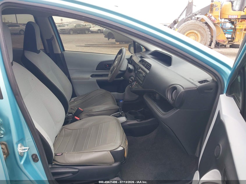 2014 TOYOTA PRIUS C auction photo 5
