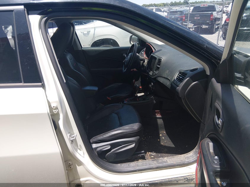 2020 JEEP COMPASS auction photo 5