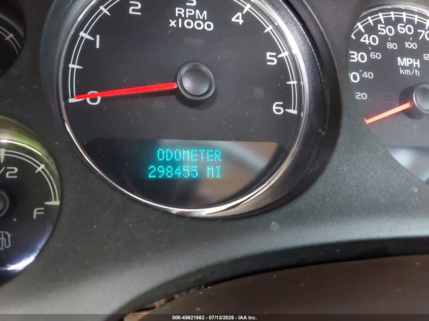 2011 GMC YUKON SPORT UTILITY VEHICLE 5.3L V-8 VVT, 320HP