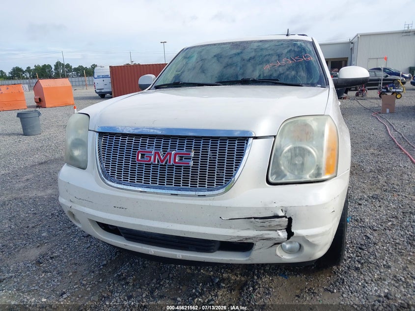 2011 GMC YUKON XL 1500 auction photo 6