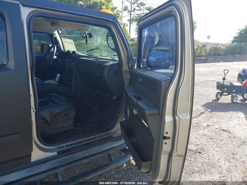 HUMMER H2 SUV 2005 VIN 5GRGN23U85H101398