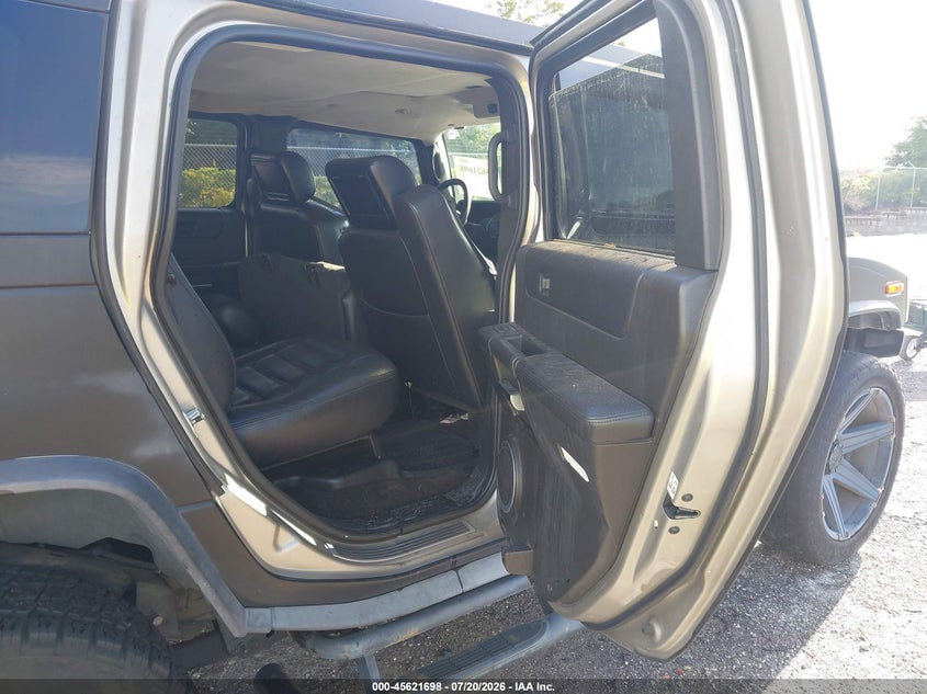 HUMMER H2 SUV 2005 VIN 5GRGN23U85H101398